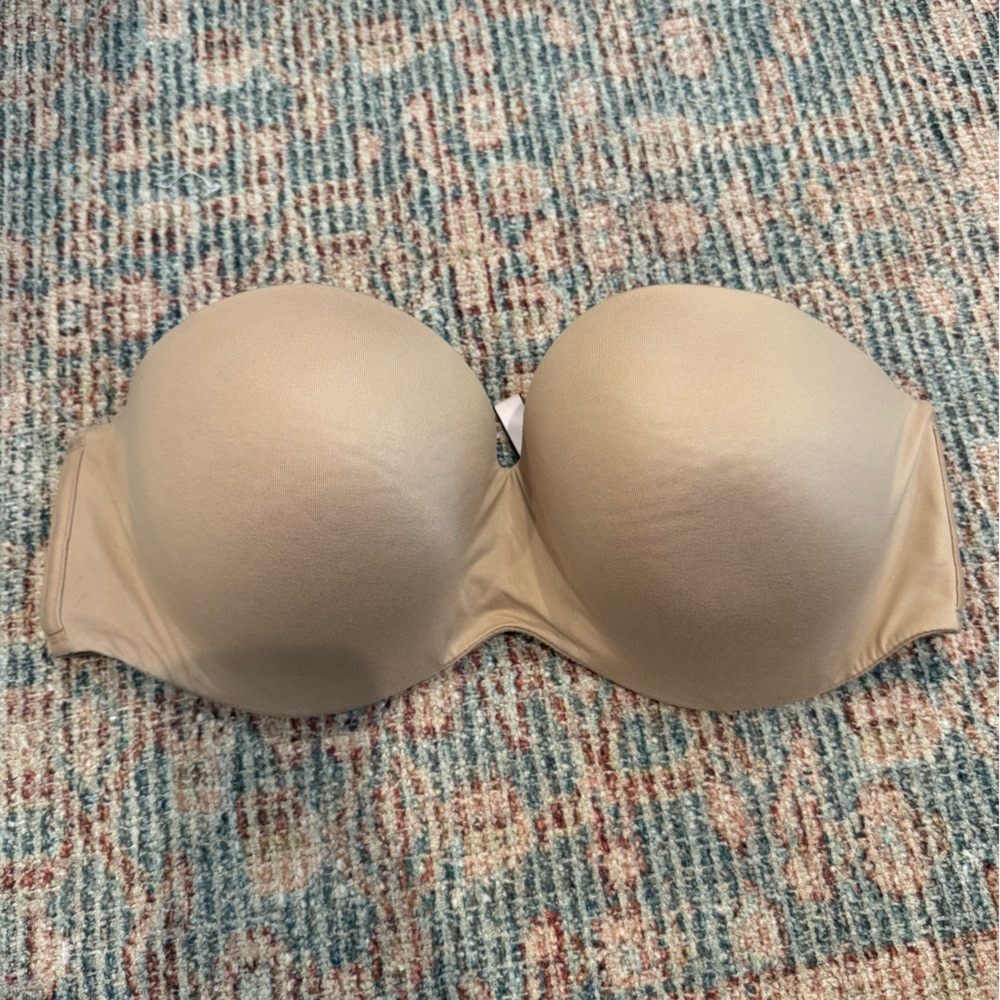Victoria’s Secret Body by Victoria Strapless Bra